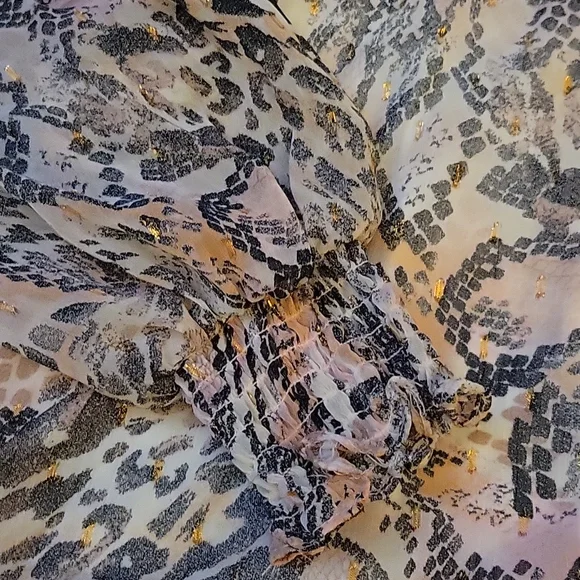 Top - Picture 2 of 3